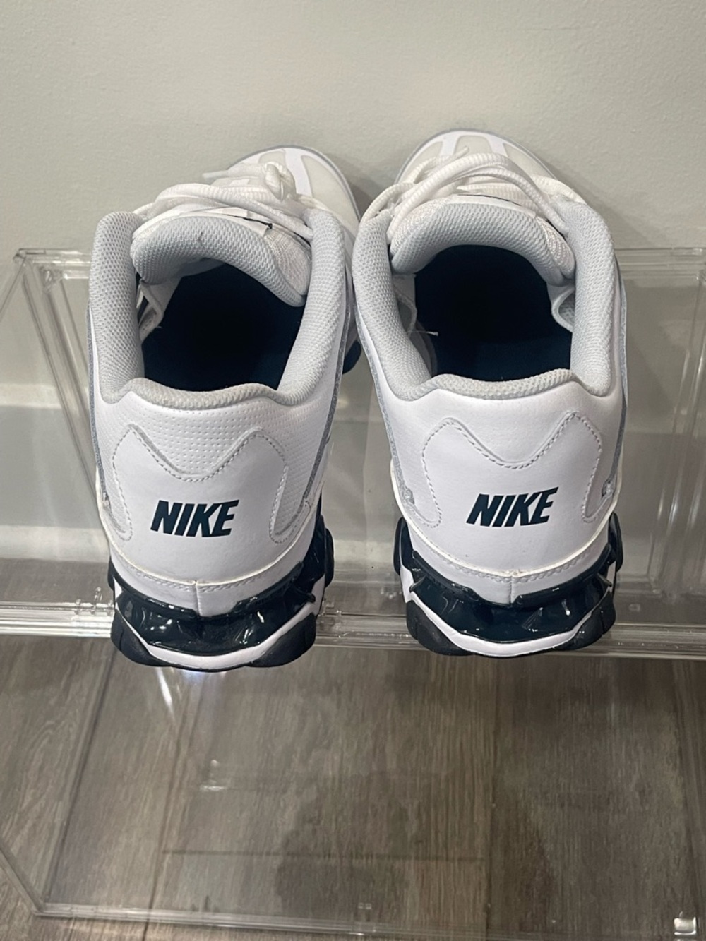 Nike Men’s White and Black Training Sneakers - Picture 4 of 5